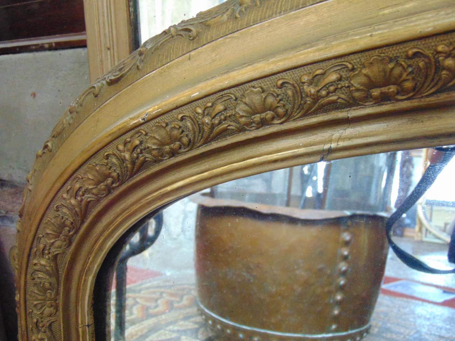 A Victorian overmantle mirror/chimney glass with moulded gilt arched frame with acanthus and further - Image 2 of 4