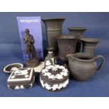 A boxed Wedgwood black basalt limited edition of Josiah Wedgwood together with certificate, 21.5
