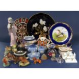 A collection of decorative ceramics including boxed Spode decorative plates showing pheasant and