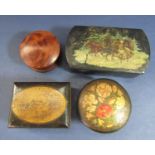 Good Russian lacquered box, the hinged lid decorated with a Troika snow scene, 10 cm long together