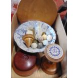 A mixed miscellaneous lot comprising sponge wear wash set, a collection of marble eggs and various