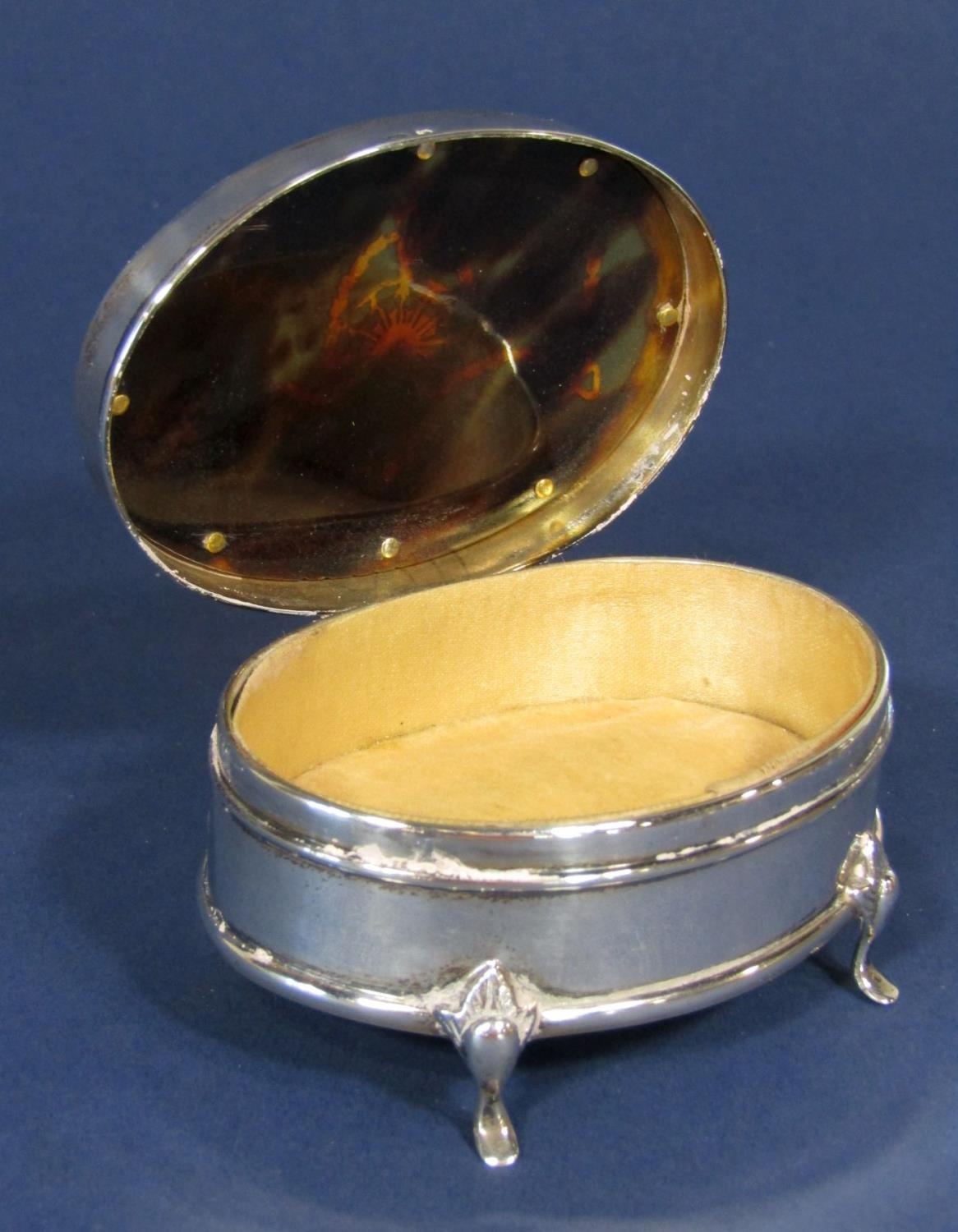 Good quality silver tortoiseshell picquot work jewel box, of oval form, the hinged lid enclosing a - Image 4 of 6