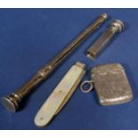 Mixed collection of small silver items to include a pearl and engraved silver folding fruit knife,