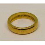 22ct wedding ring, size J, 7.2g