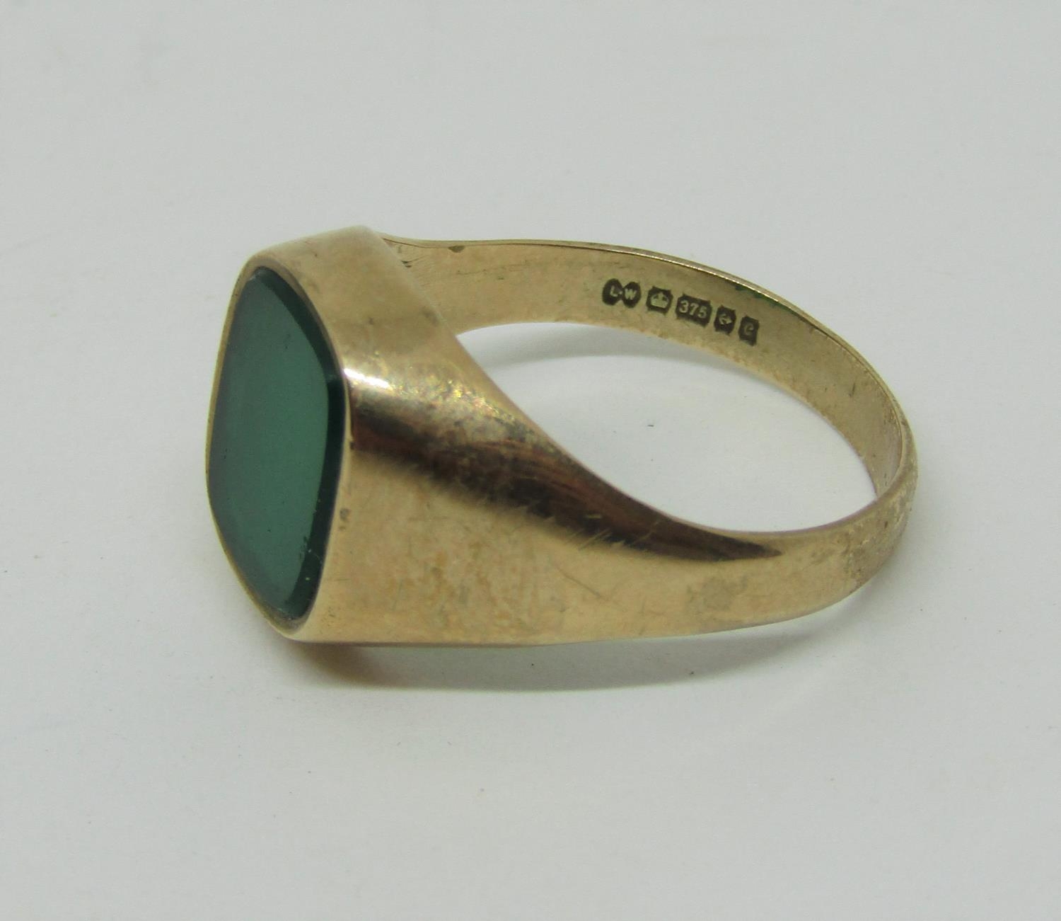 9ct green agate signet ring, size W, 5.3g - Image 2 of 2