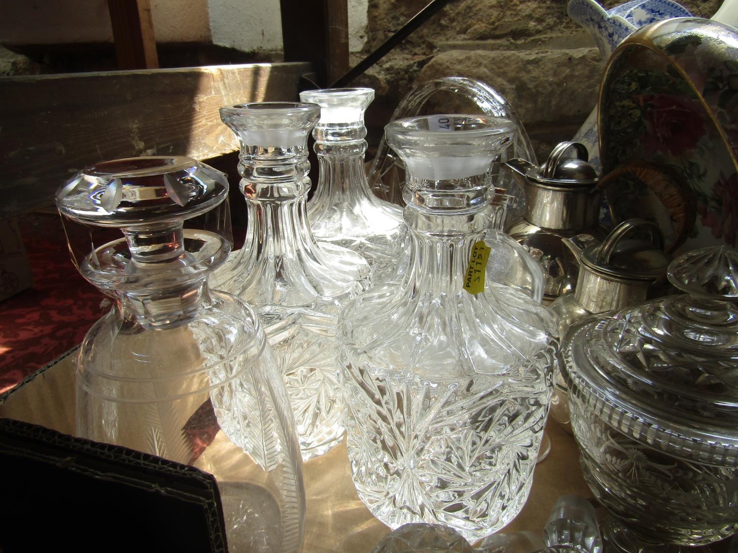 Two boxes of various glassware to include a Murano mottled glass twin handled vase, various - Bild 2 aus 2