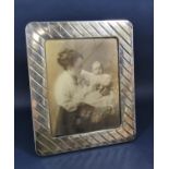 925 silver easel picture frame of large proportions, 40 x 34 cm, internal measurement 29.5 x 23.5 cm