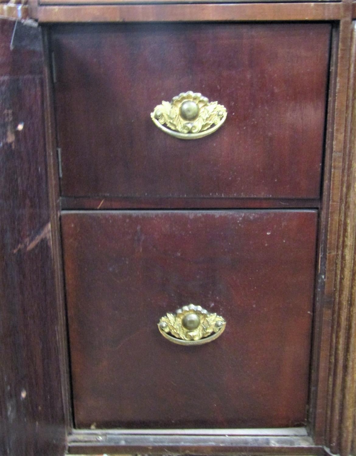 A William IV period inverted breakfront pedestal sideboard, with reeded column supports, enclosing - Image 4 of 6