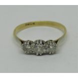 18ct three stone diamond ring, size O/P, 2.2g