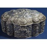 Continental 800 silver lobed box, the hinged lid embossed with a romantic scene, the bowl with