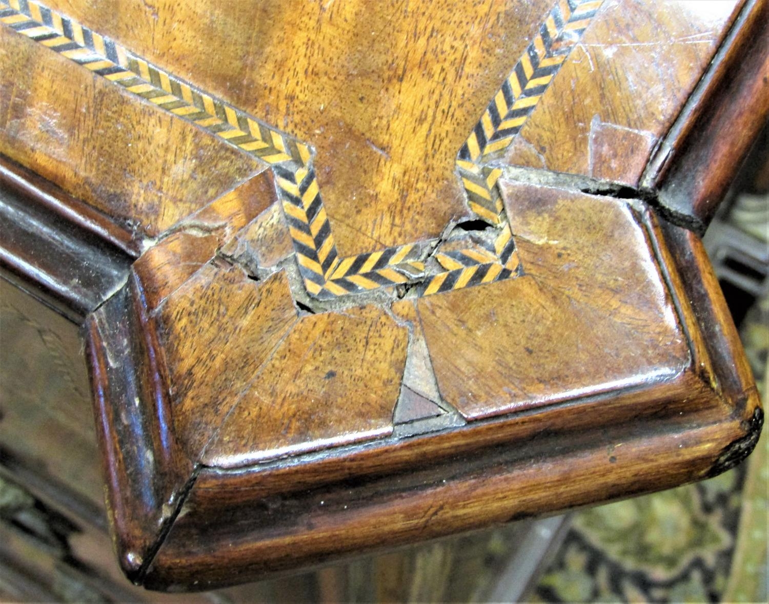 An 18th century Dutch commode of four long graduated drawers, with shaped front within fluted column - Image 4 of 10