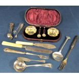 Good mixed collection of silver comprising a cased pair of wavy rim salts with spoons, collection of