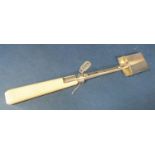 George III silver bone handled stilton scoop, maker IT, Birmingham 1809, 20 cm long