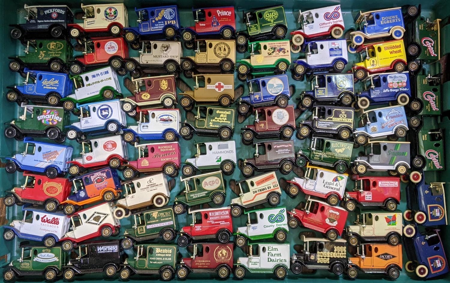 Large quantity of unboxed and unsorted Lledo model vehicles and un-matched empty boxes including - Image 2 of 4