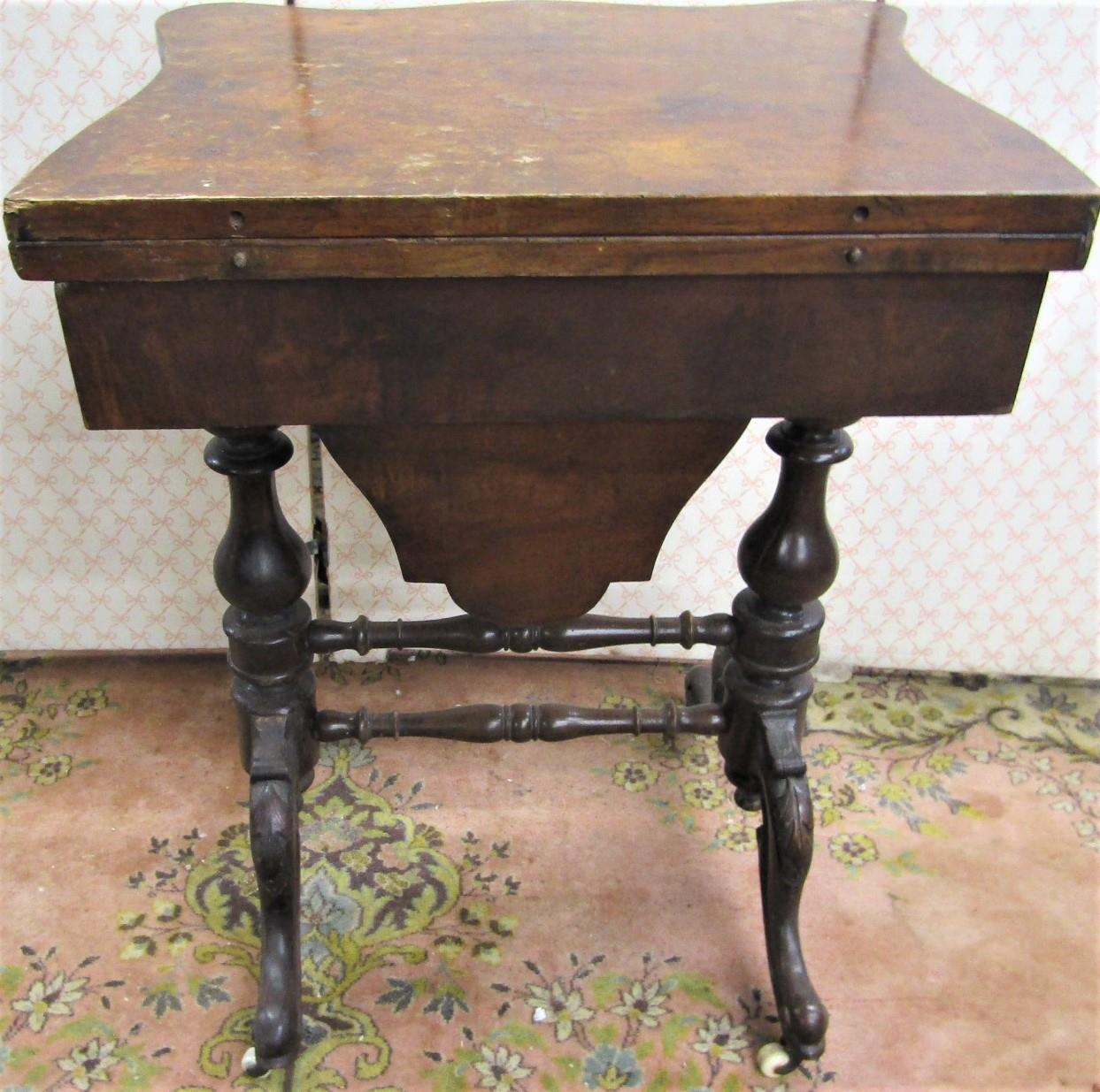 A mid Victorian period walnut and figured walnut ladies sewing/games table, the serpentine front - Image 3 of 3