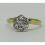18ct diamond daisy cluster ring, maker 'H & RM', London 1980, 2.9g