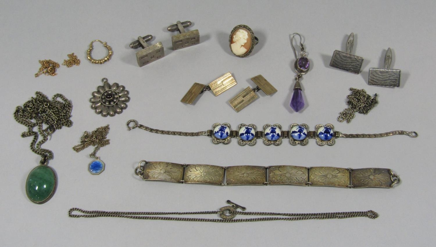 Collection of silver jewellery to include a pair of 1970s cufflinks plus two further pairs, engraved