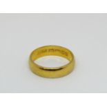 22ct wedding ring, size O, 5.9