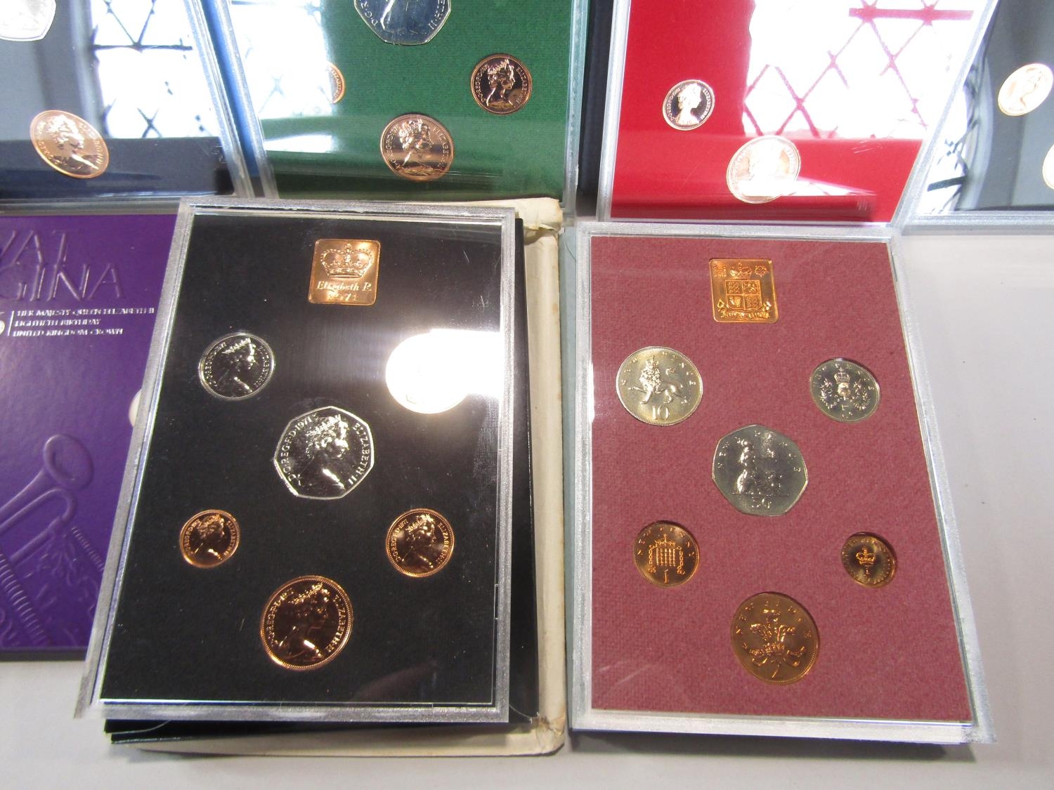 Cased proof coinage 1971, 1972, 1973, 1974, 1975, 1976, 2 x 1977, 1978, 1979 and 1981, all 50p to - Image 3 of 5