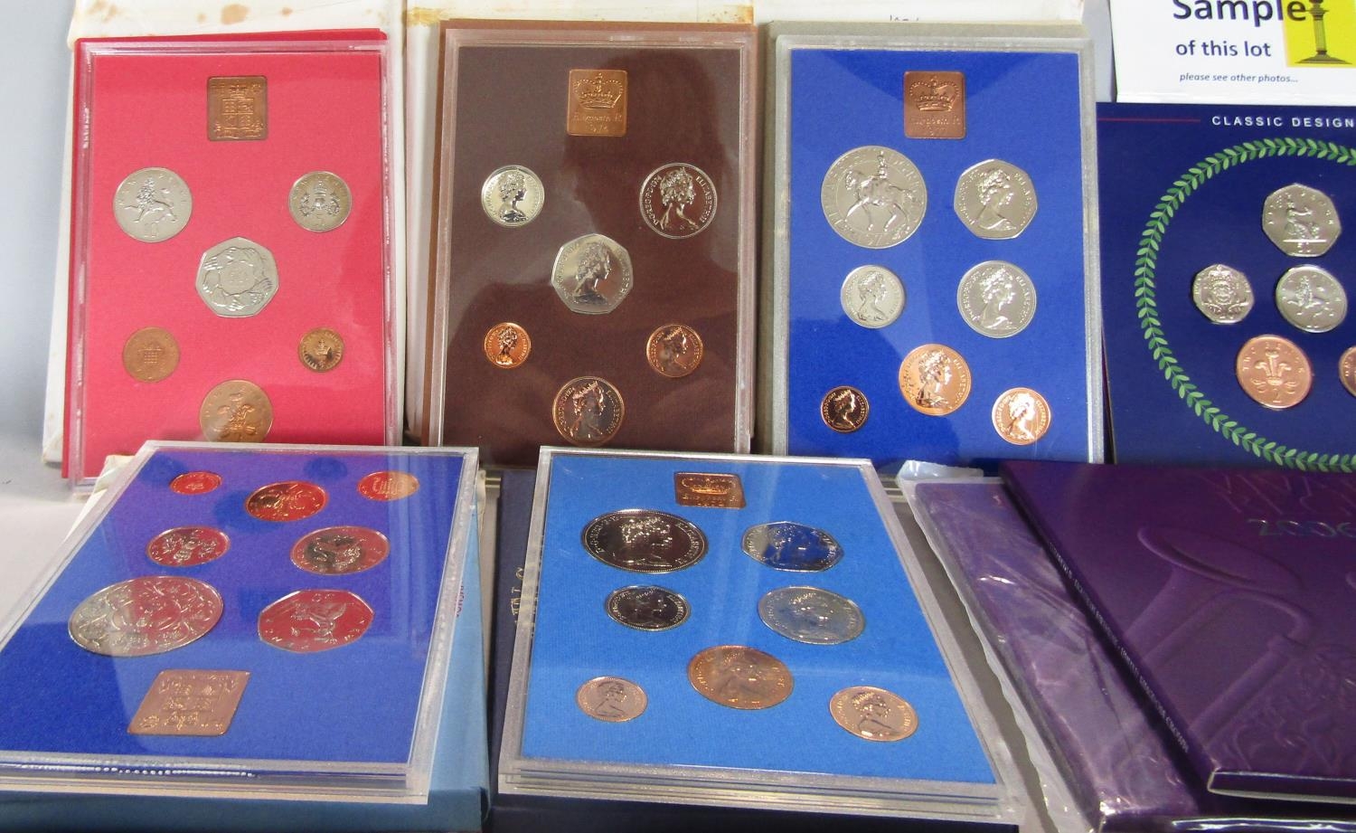 Cased proof coinage 1971, 1972, 1973, 1974, 1975, 1976, 2 x 1977, 1978, 1979 and 1981, all 50p to - Image 4 of 5