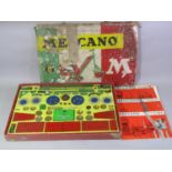 Boxed Meccano Set No 8 consisting of 2 trays of Meccano pieces with 3 instruction booklets. CR: