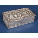 Good quality 925 import silver snuff box, the hinged lid embossed with playful cherubs over