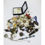 Selection of costume jewellery to include an enamelled silver bracelet by Stainton Brothers (af),