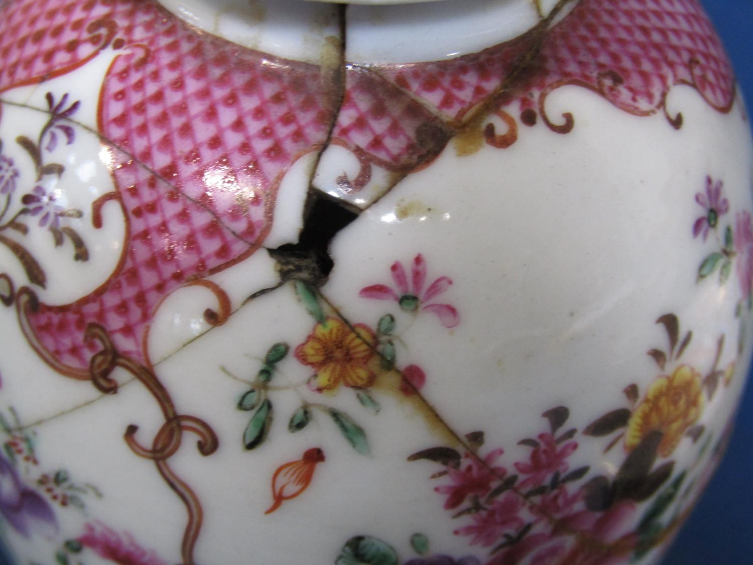 A collection of 18th century and later oriental ceramics and European ceramics in the chinoiserie - Image 4 of 4