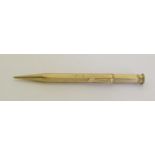 Sampson Mordan & Co 9ct propelling pencil, Rd 683188, London 1927, 11.4cm L approx