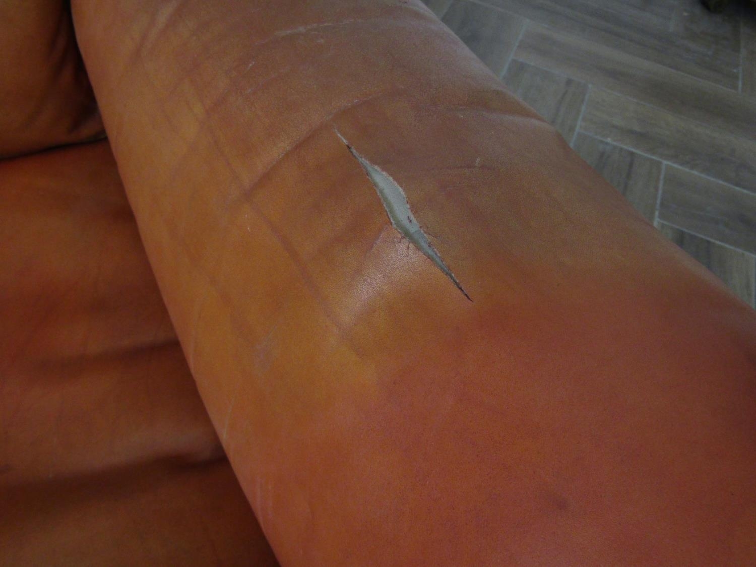 Unusual Italian 1960s tan leather sofa, with button back upholstery upon thick lucite/perspex - Image 3 of 4