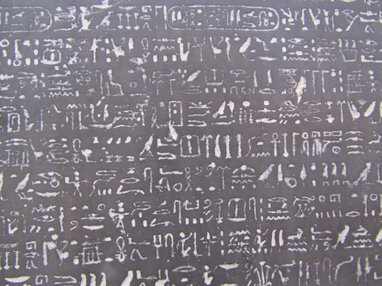 Glass fibre copy of the Rosetta stone showing Egyptian Hieroglyphics Demotic script and Greek - Image 2 of 4