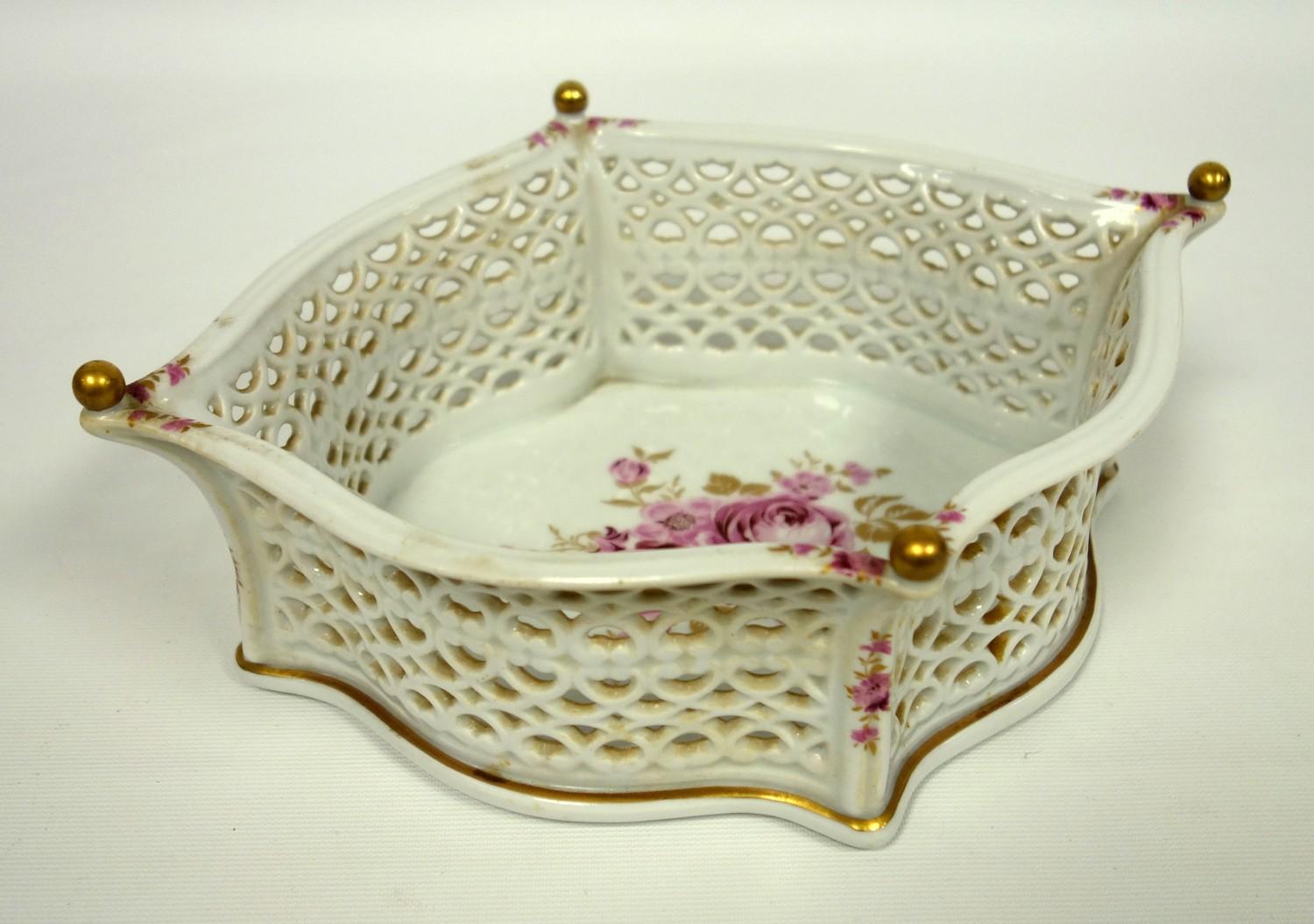 Wallendorf porcelain basket with pierced decoration and handpainted roses, 26 cm, a Royal Doulton - Bild 5 aus 7