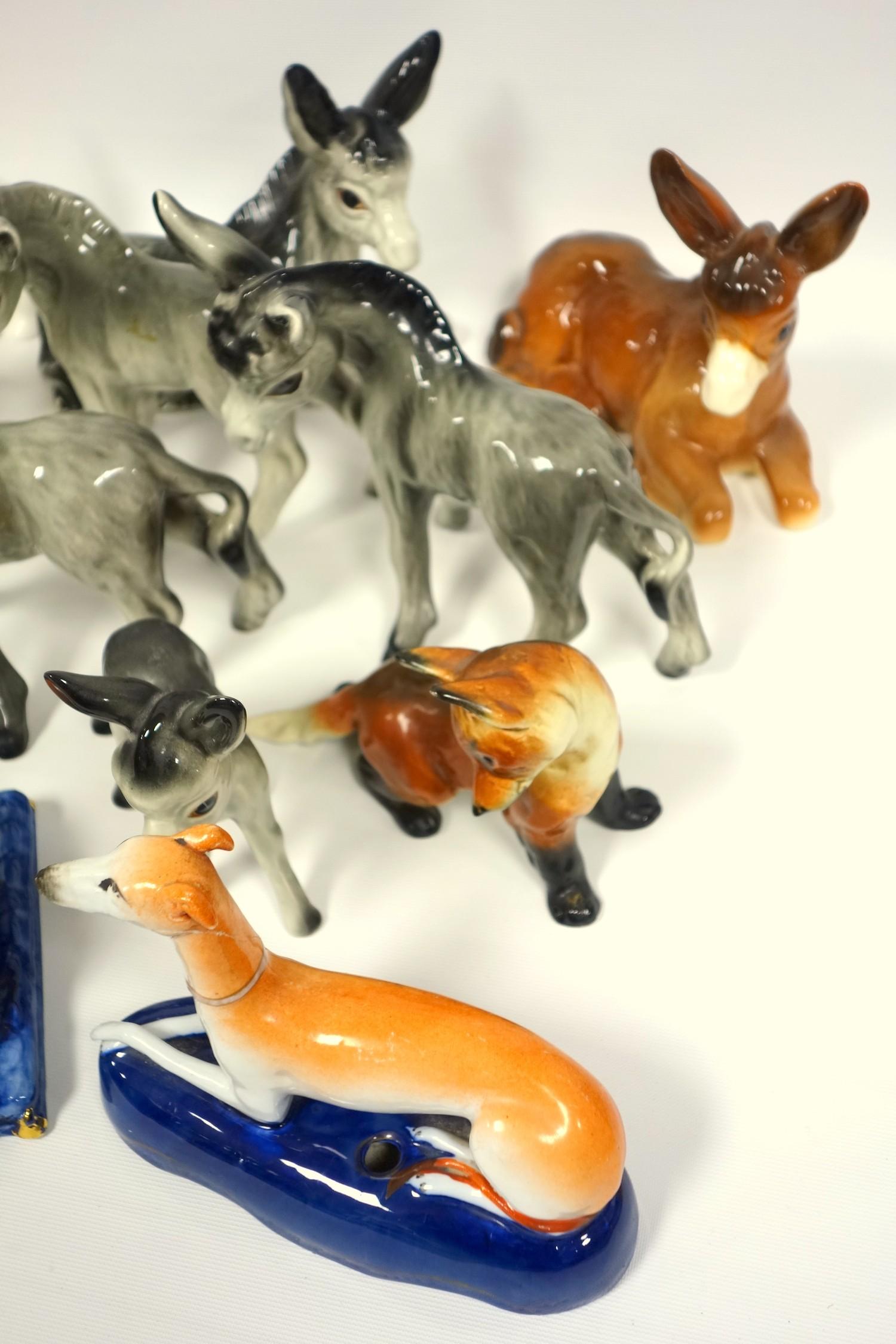 Group of animal figures, Staffordshire type dog figures, Beswick cats, Nao puppies, Cooper Craft - Bild 4 aus 4