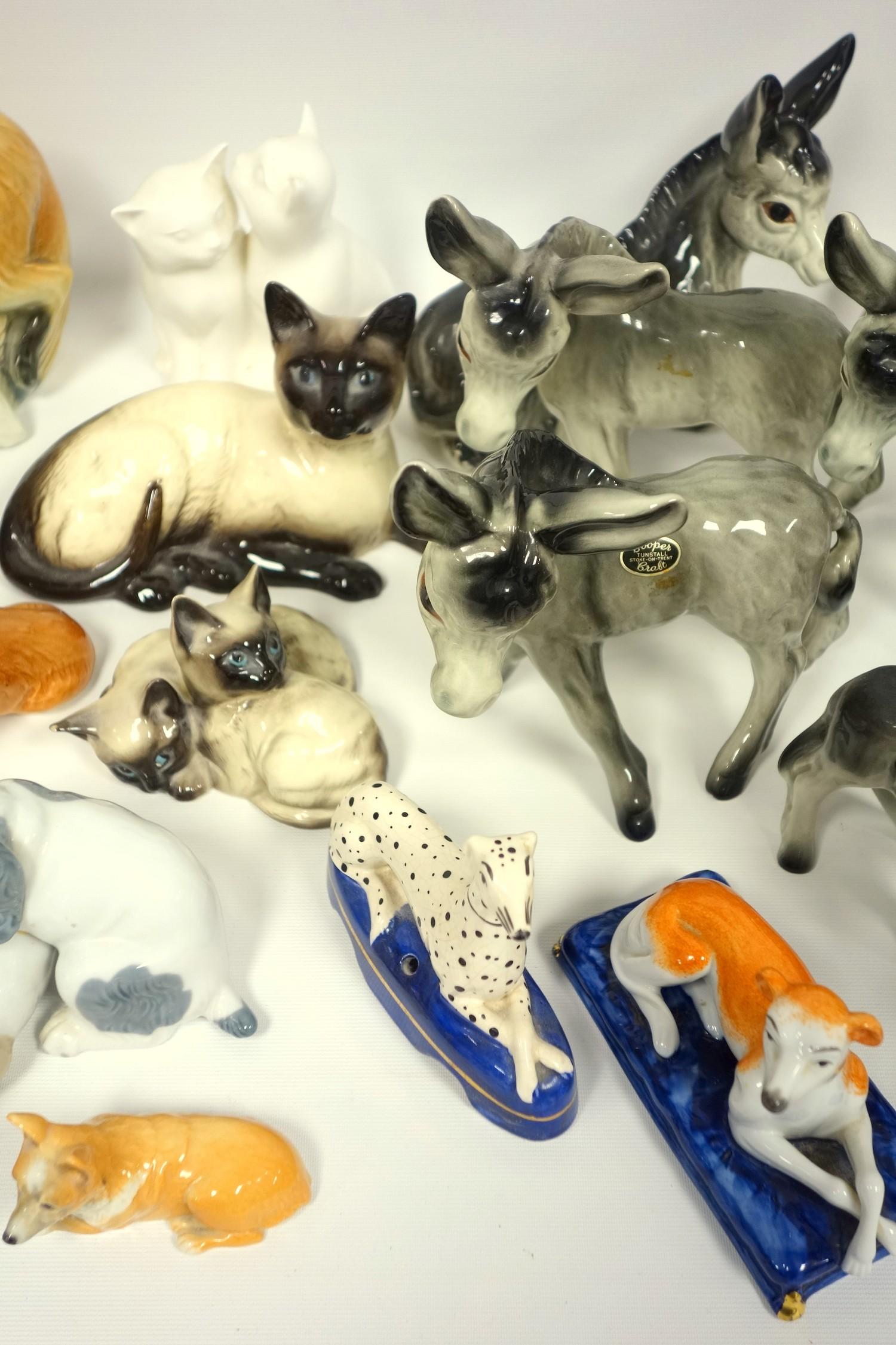 Group of animal figures, Staffordshire type dog figures, Beswick cats, Nao puppies, Cooper Craft - Bild 3 aus 4