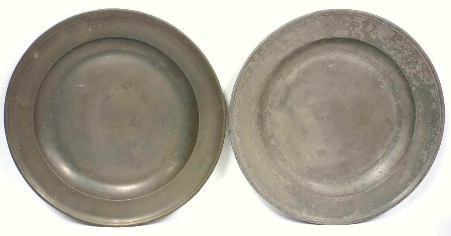 Two 18th century pewter chargers, one with touch mark S. Duncum, also a crowned rose and London, - Bild 2 aus 8