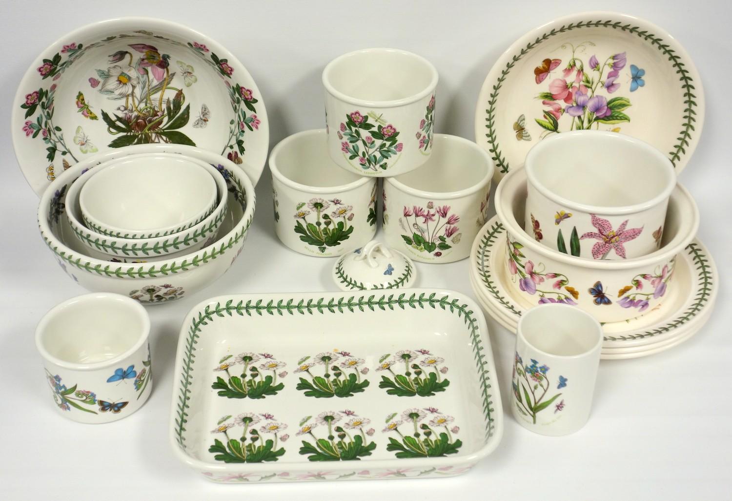 Large quantity of Portmeirion, Botanic garden, including serving dishes, bowls, plates, tea set, - Image 3 of 4