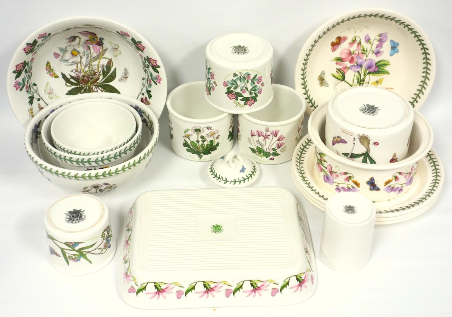 Large quantity of Portmeirion, Botanic garden, including serving dishes, bowls, plates, tea set, - Image 4 of 4