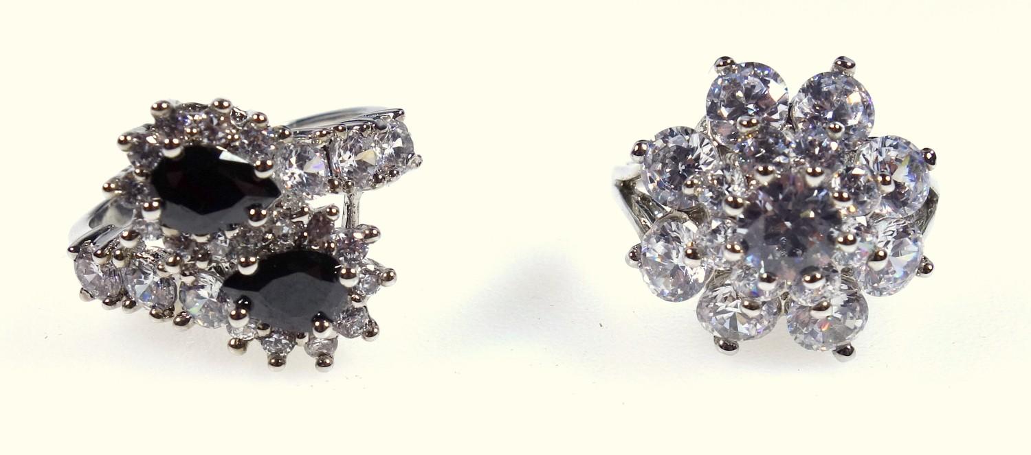 Two white gold cocktail rings, both set with synthetic stones, both marked and tested as 10 ct. - Image 4 of 4