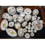 Worcester Evesham pattern, an extensive service; fifteen dinner plates, sixteen cups, saucers and