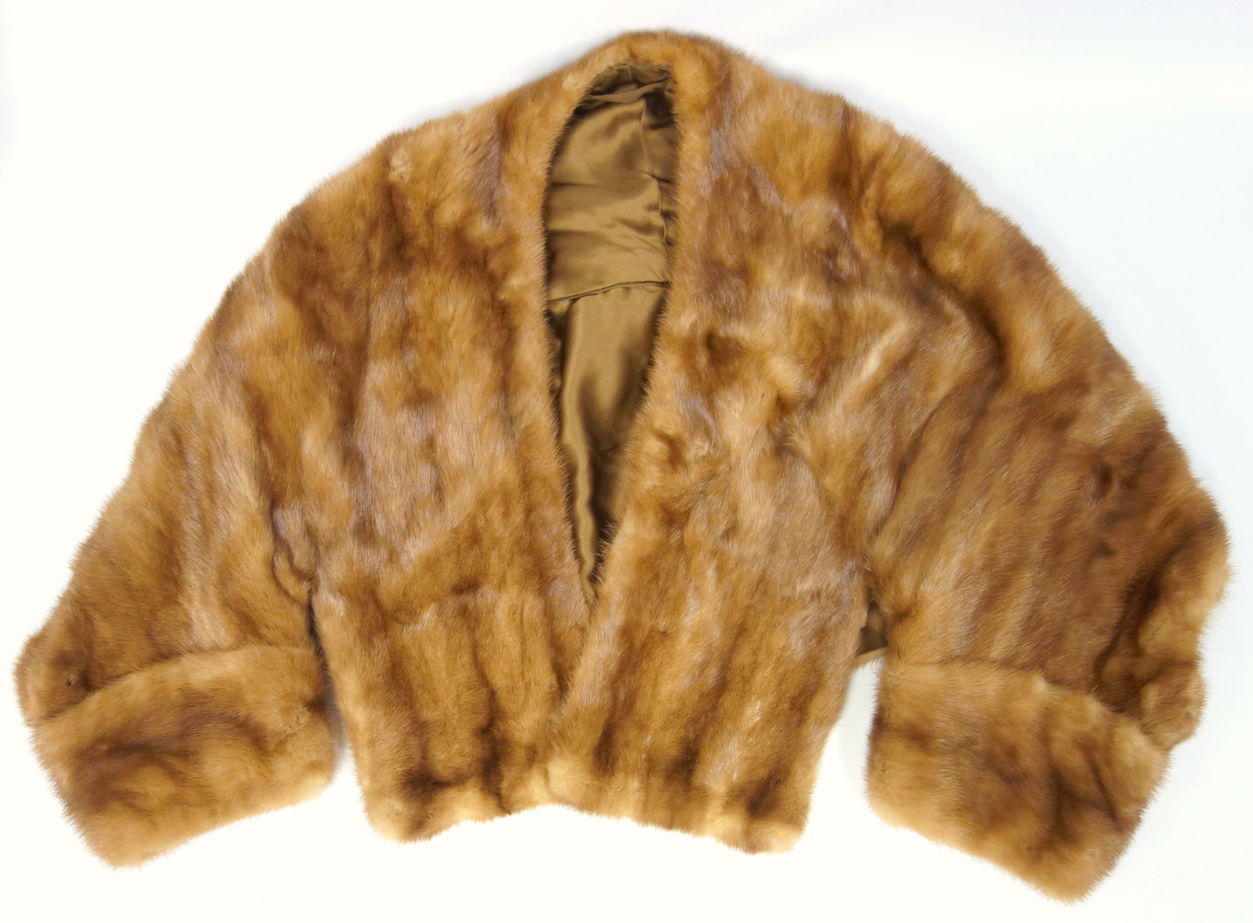 A Blonde Mink Evening Wrap, a brown mink hat and a brace of Russian Sables as neck warmers (3)