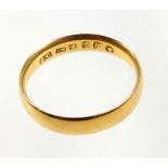 Victorian 18ct gold wedding ring, by James Crichton, Glasgow 1883, 2.5grs