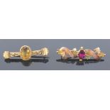 Late Victorian 9ct gold bar brooch set faceted oval citrine (metal pin). 2.4grs and a garnet and