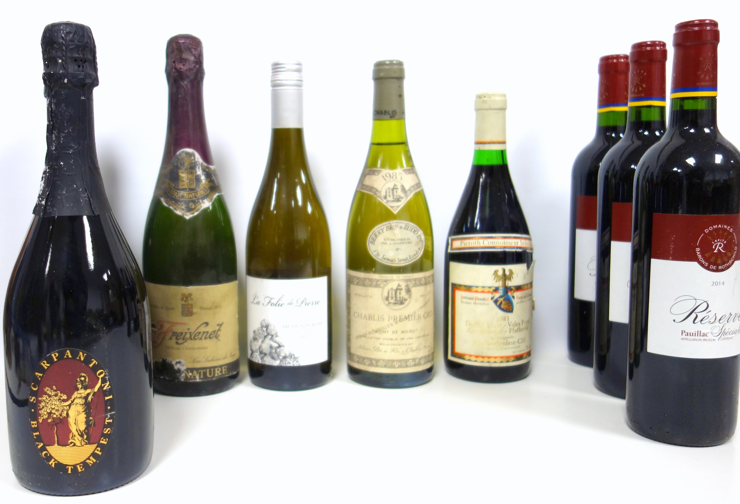 A mixed lot of 31 red and white wines including 13 bottles Jasnieres 1976, 8 bottles Savennieres - Image 4 of 7