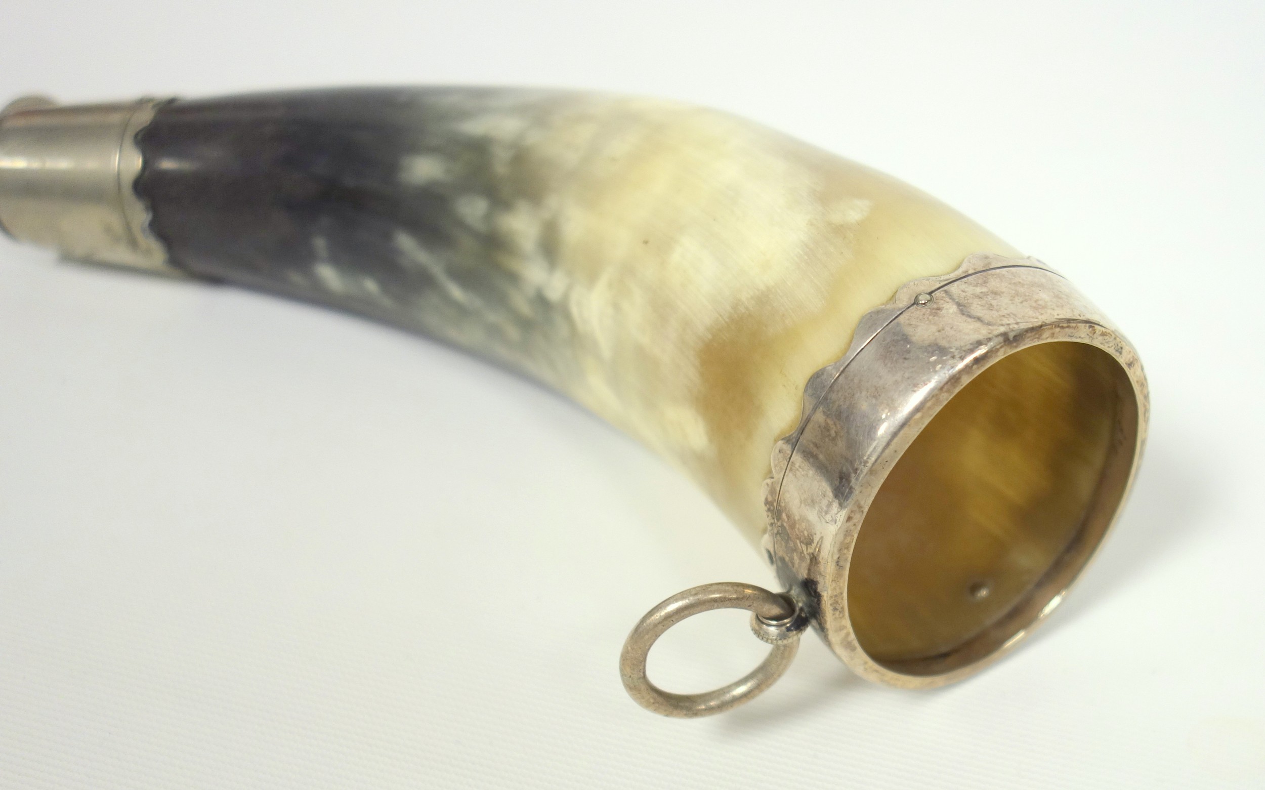 A Continental white metal mounted drinking horn, possibly German, bearing marks, 23 cm long - Image 2 of 6