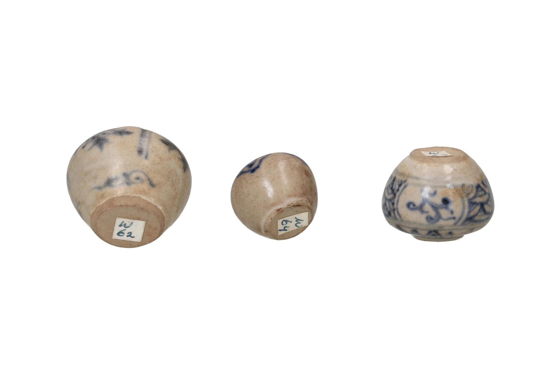 Lot of six blue and white porcelain miniature jars, of which one with cover, decorated with - Image 7 of 8