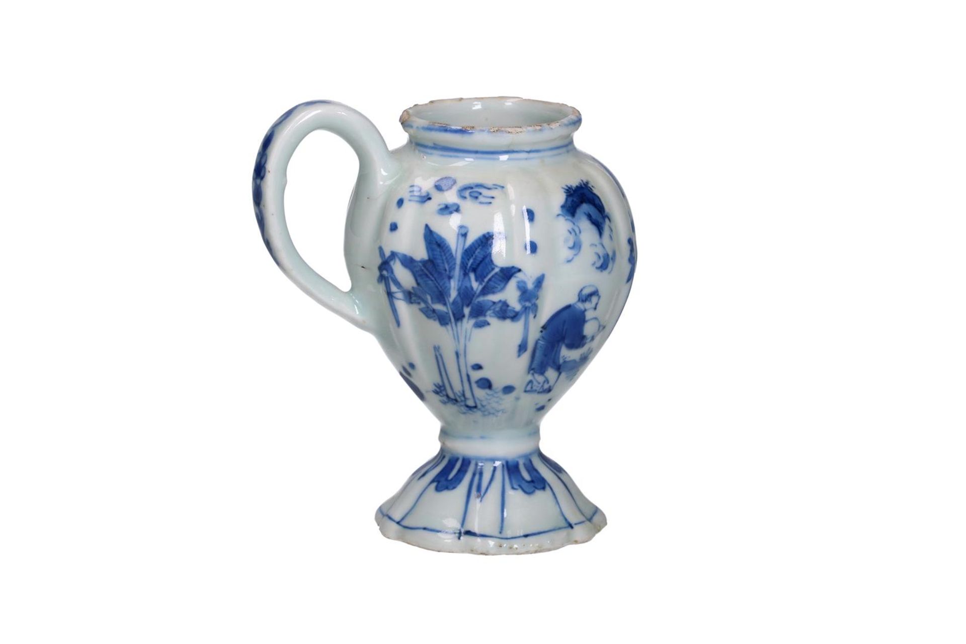 A blue and white porcelain mustard jar with ear, decorated with an outdoor scene with servant, - Image 2 of 6