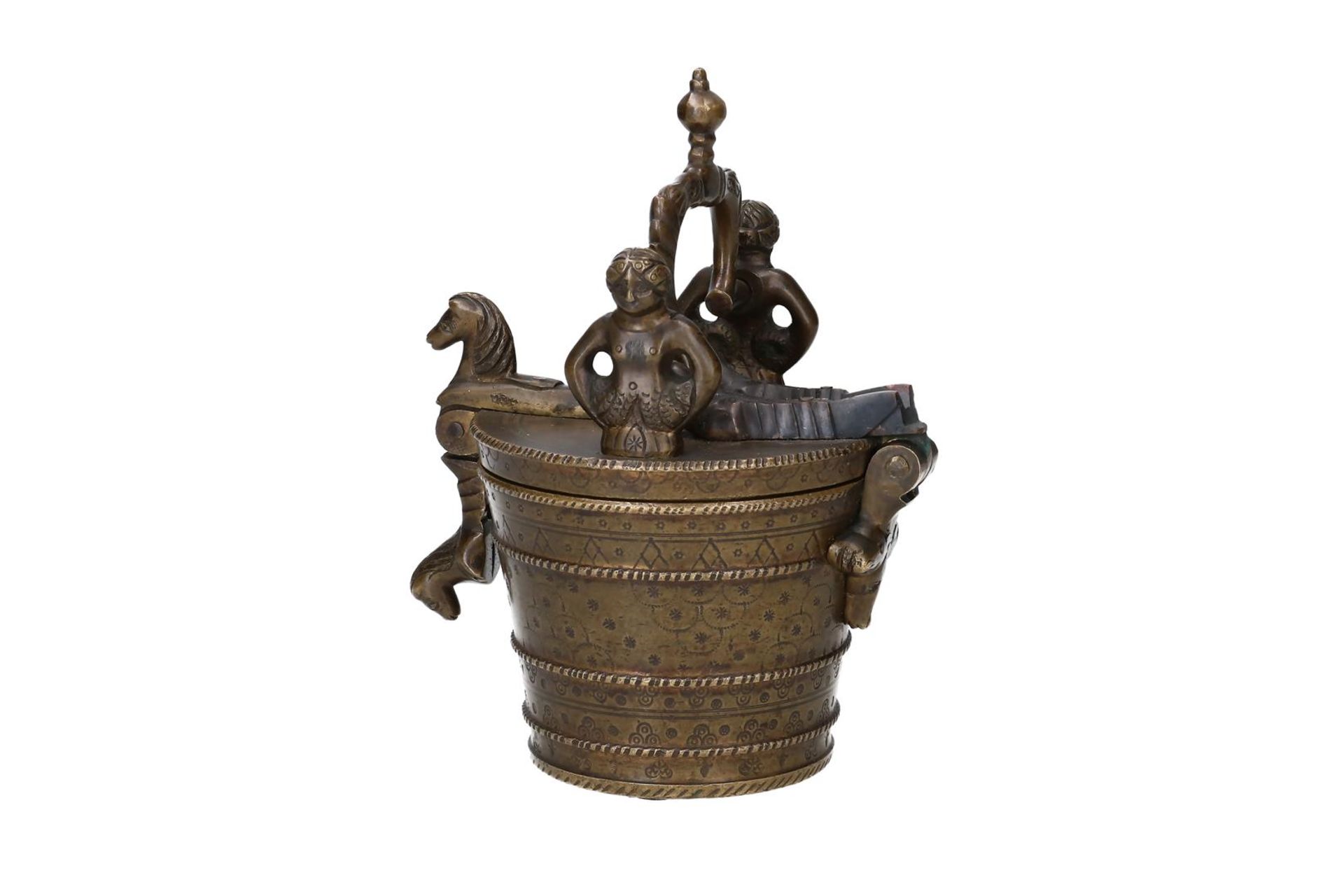 A Nuremberg nested cup-weight, 16 pound for France, 18th century. Master sign 'rooster' =Tobias - Image 7 of 12