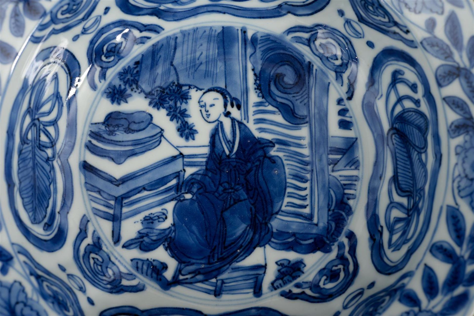 A blue and white porcelain 'klapmuts' bowl with a decoration of Long Eliza sitting at the table with - Image 2 of 5