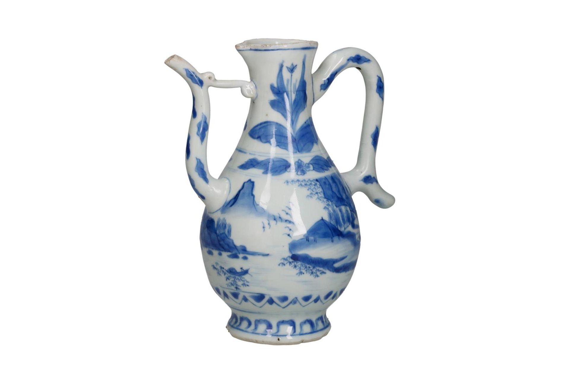 A blue and white porcelain jug with a landscape decoration. Unmarked. China, Transition. H. 20 cm.