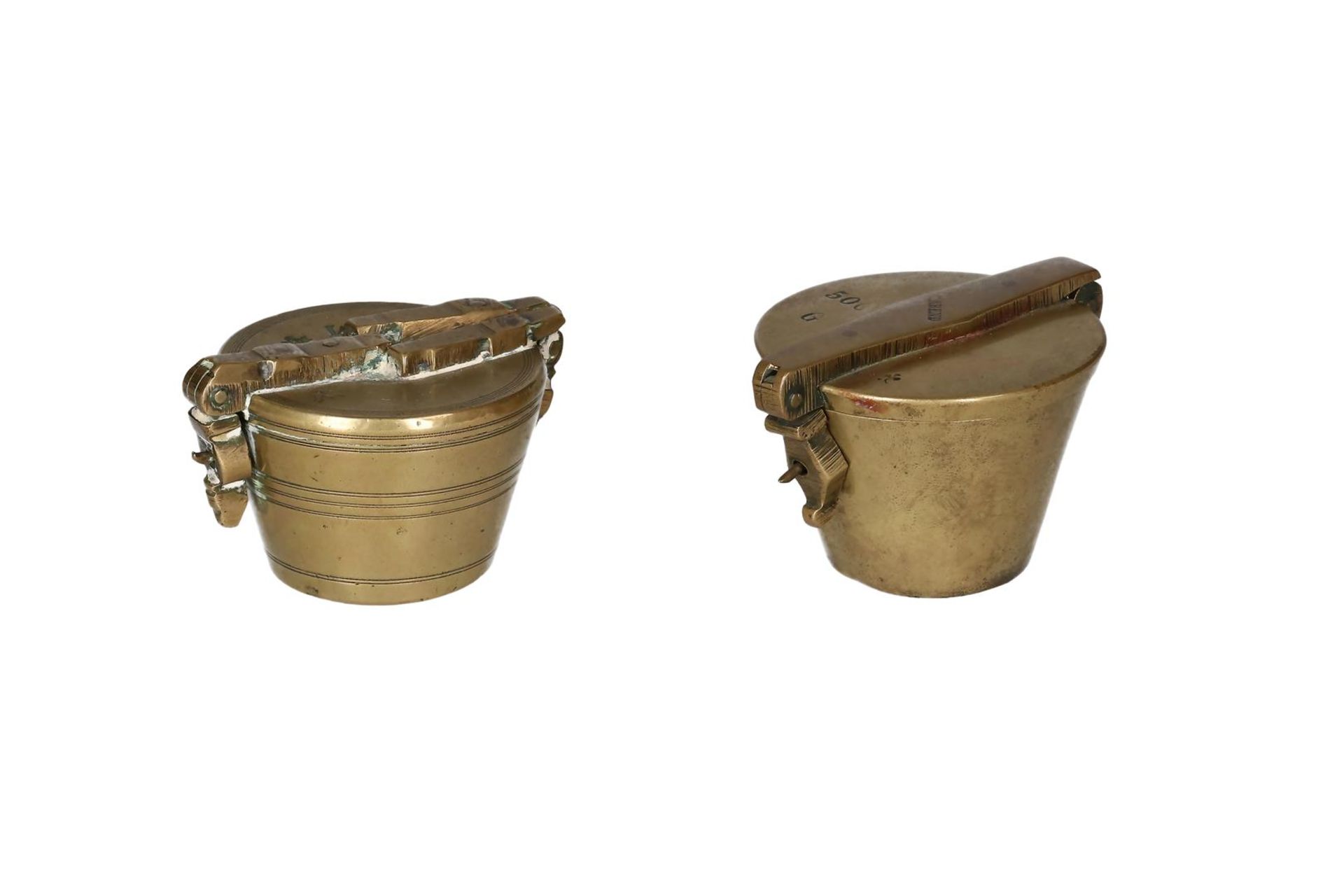 Lot of two nested cup-weights: 1) A Nuremberg nested cup-weight, 1 Amsterdam pound, 1778. Master - Image 4 of 10